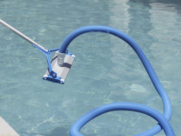 Saiba como escolher a mangueira certa para aspirar sua piscina