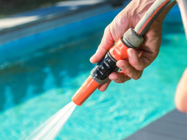 Mangueiras e adaptadores: O guia completo para a manutenção da sua piscina